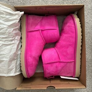 UGG Classic Mini II Hot Pink Booties Women’s SZ US 10